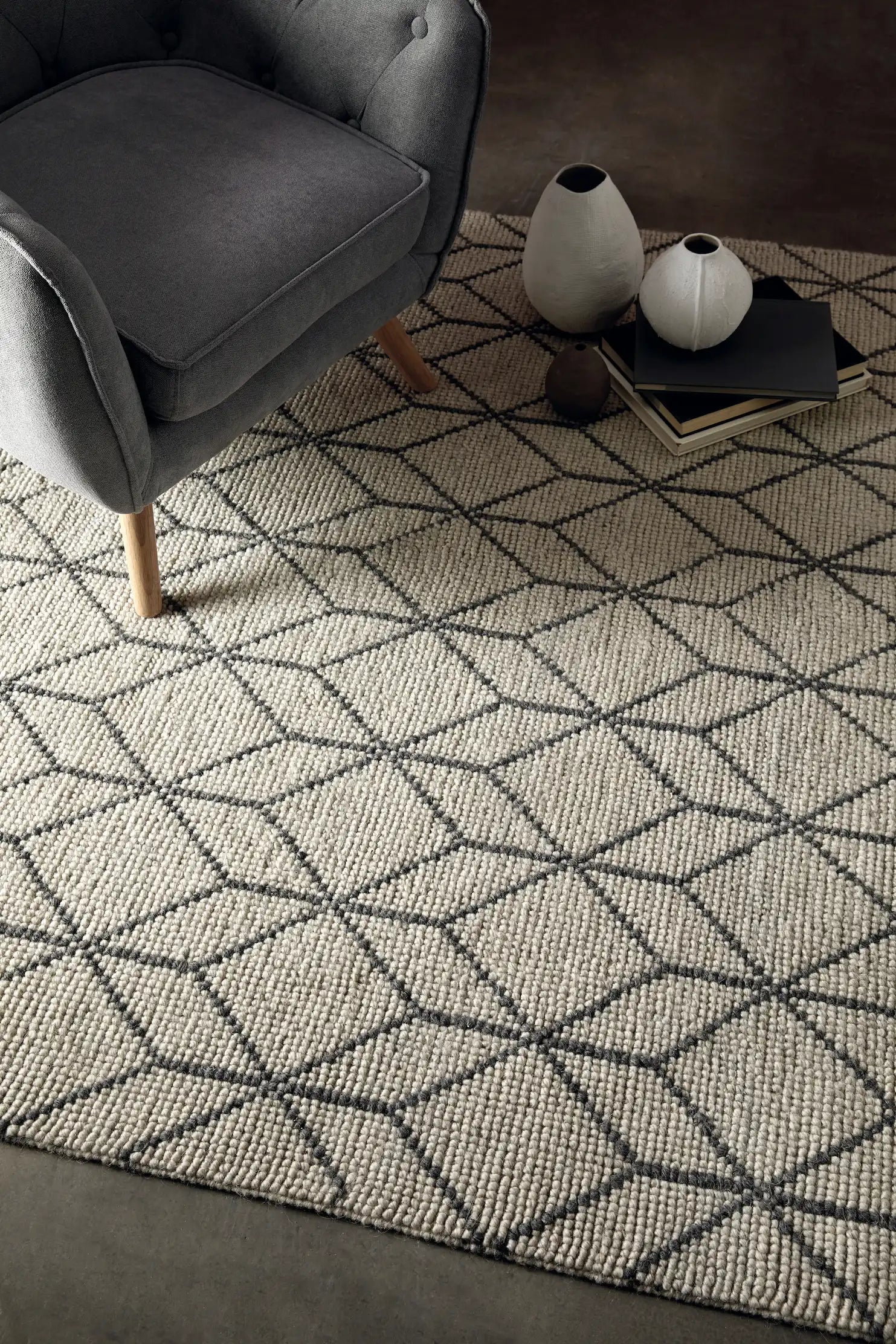 1896 Cubic White Black