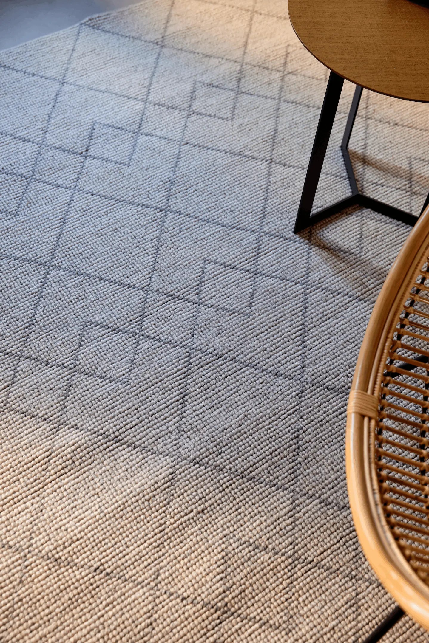 2790 Rombos White Grey