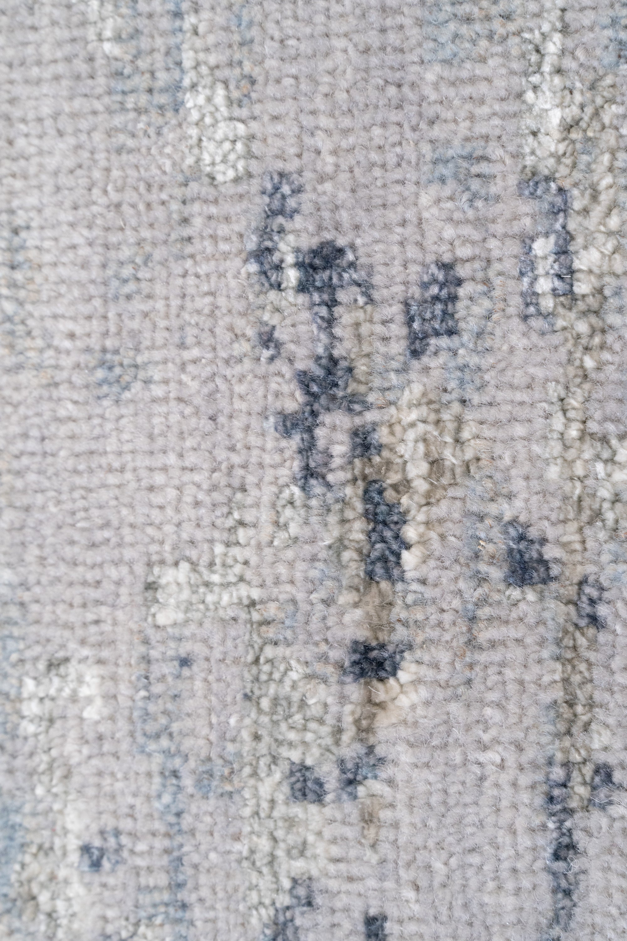 DC KM2 SILVER MULTI - Großer Wohnzimmerteppich 240x306 Grau