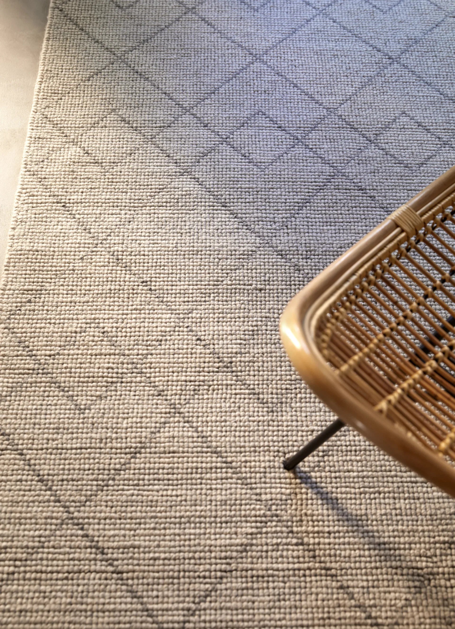 2790 Rombos White Grey