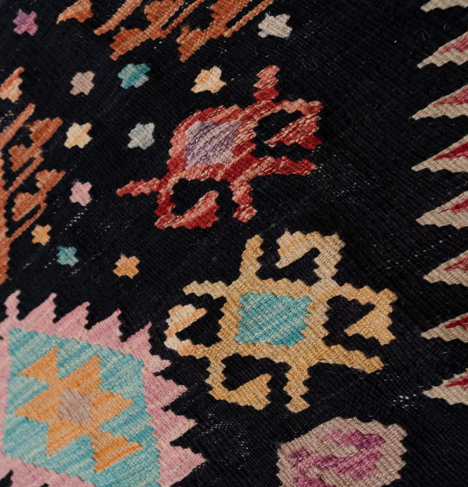 153 x 183 cm - Negra