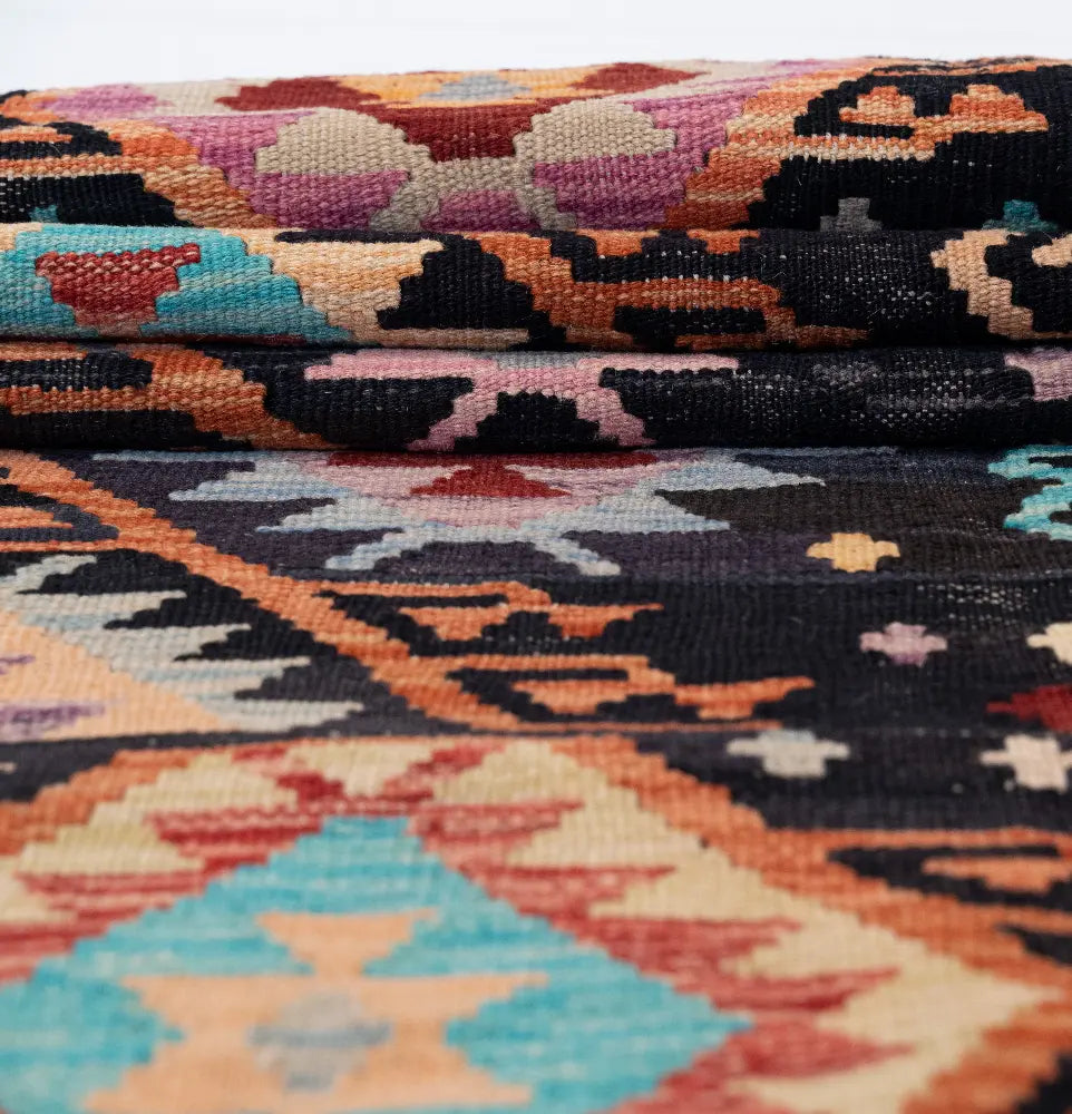 153 x 183 cm - Negra