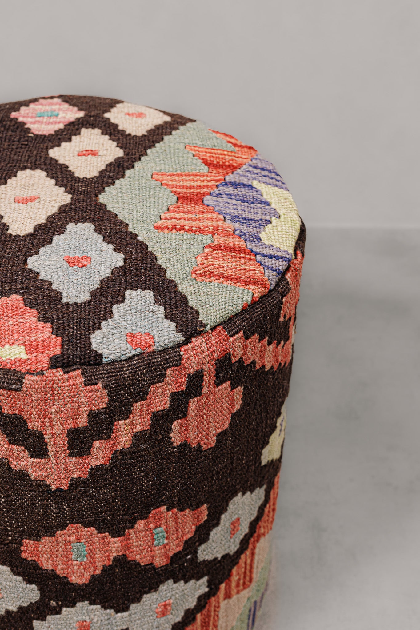 Pouf Round Kilim Mai Mai - size 37x42cm