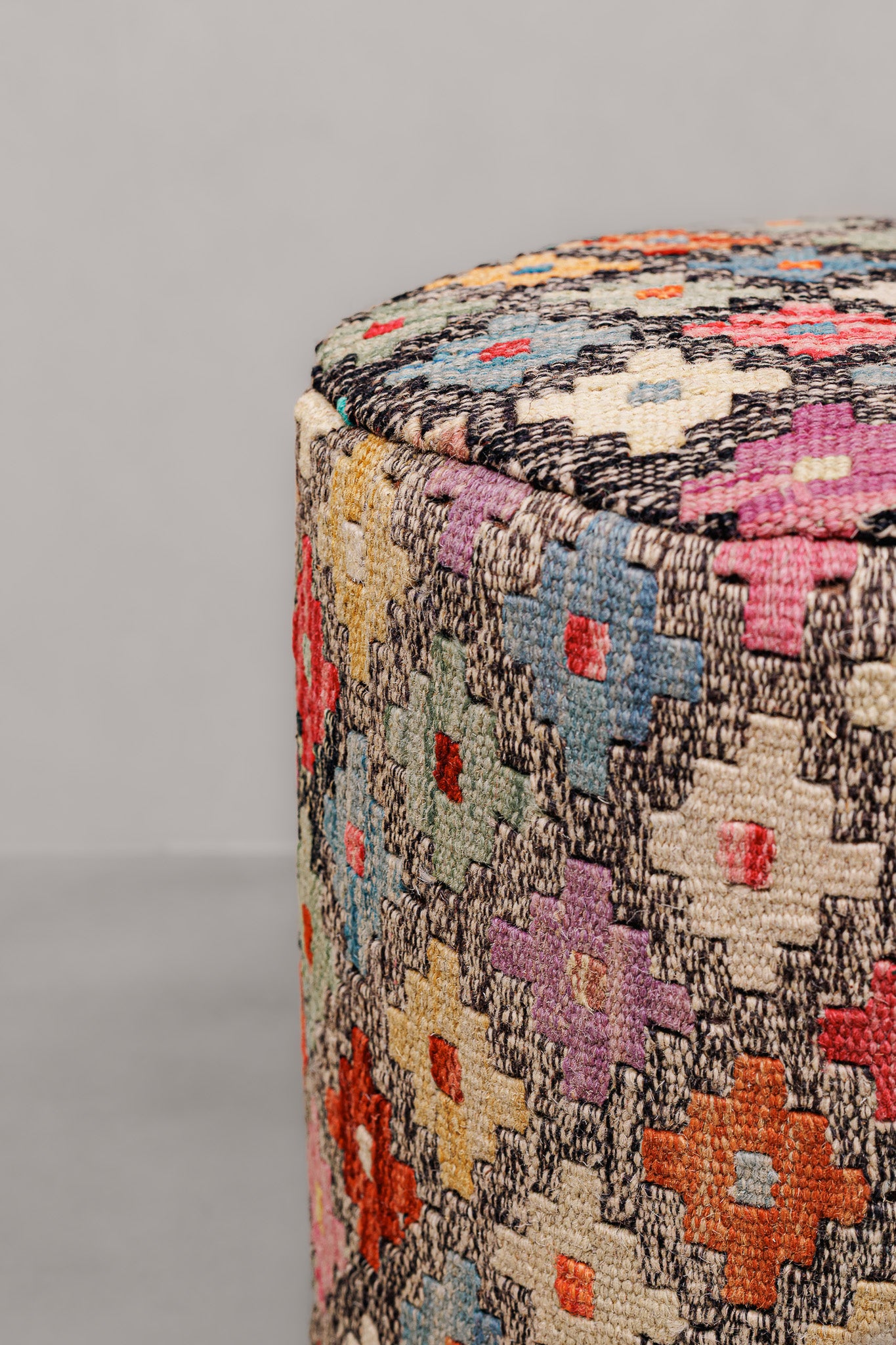 Pouf Round Kilim Mai Mai - size 37x42cm