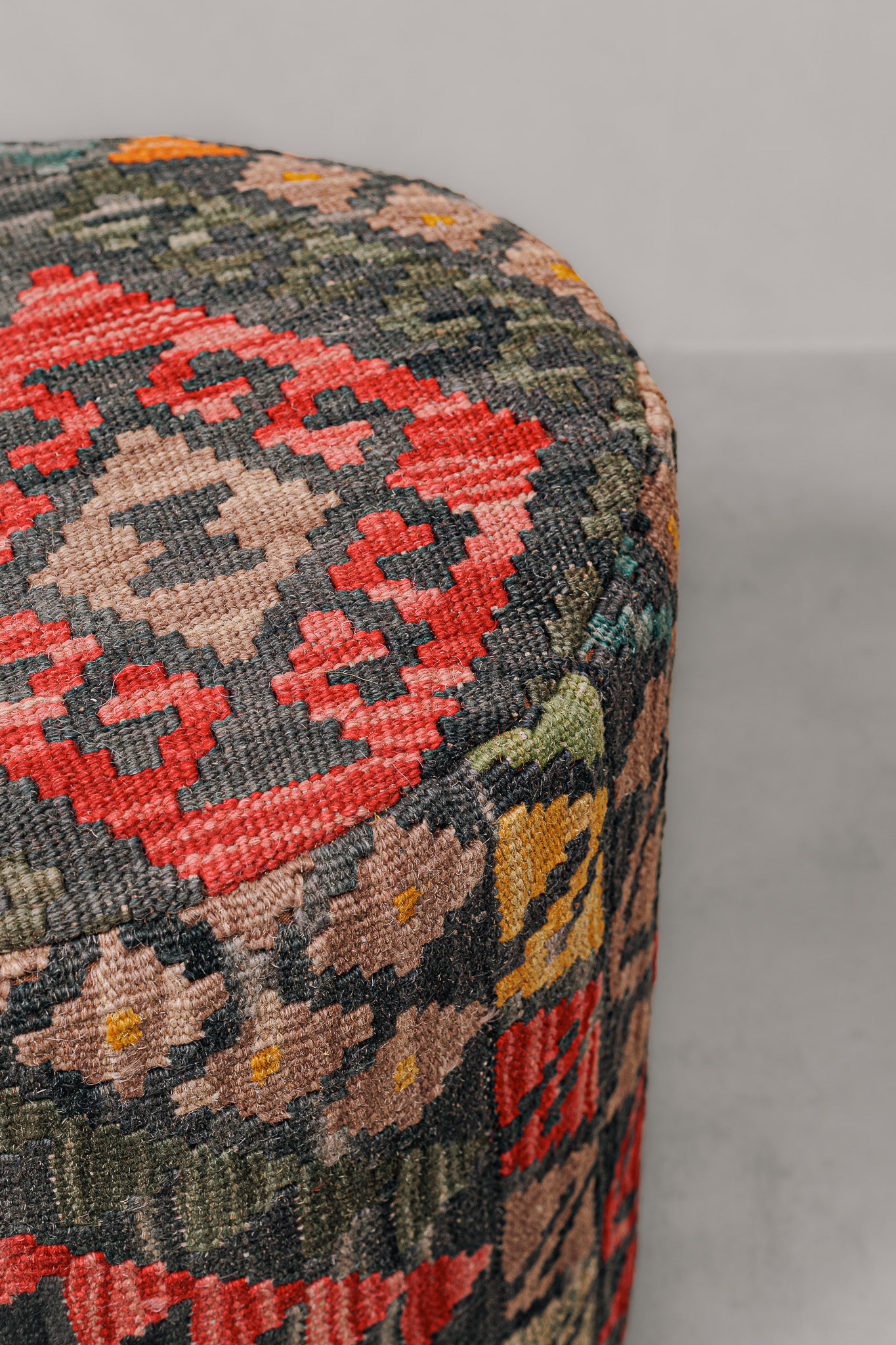 Pouf Round Kilim Mai Mai - size 37x42cm