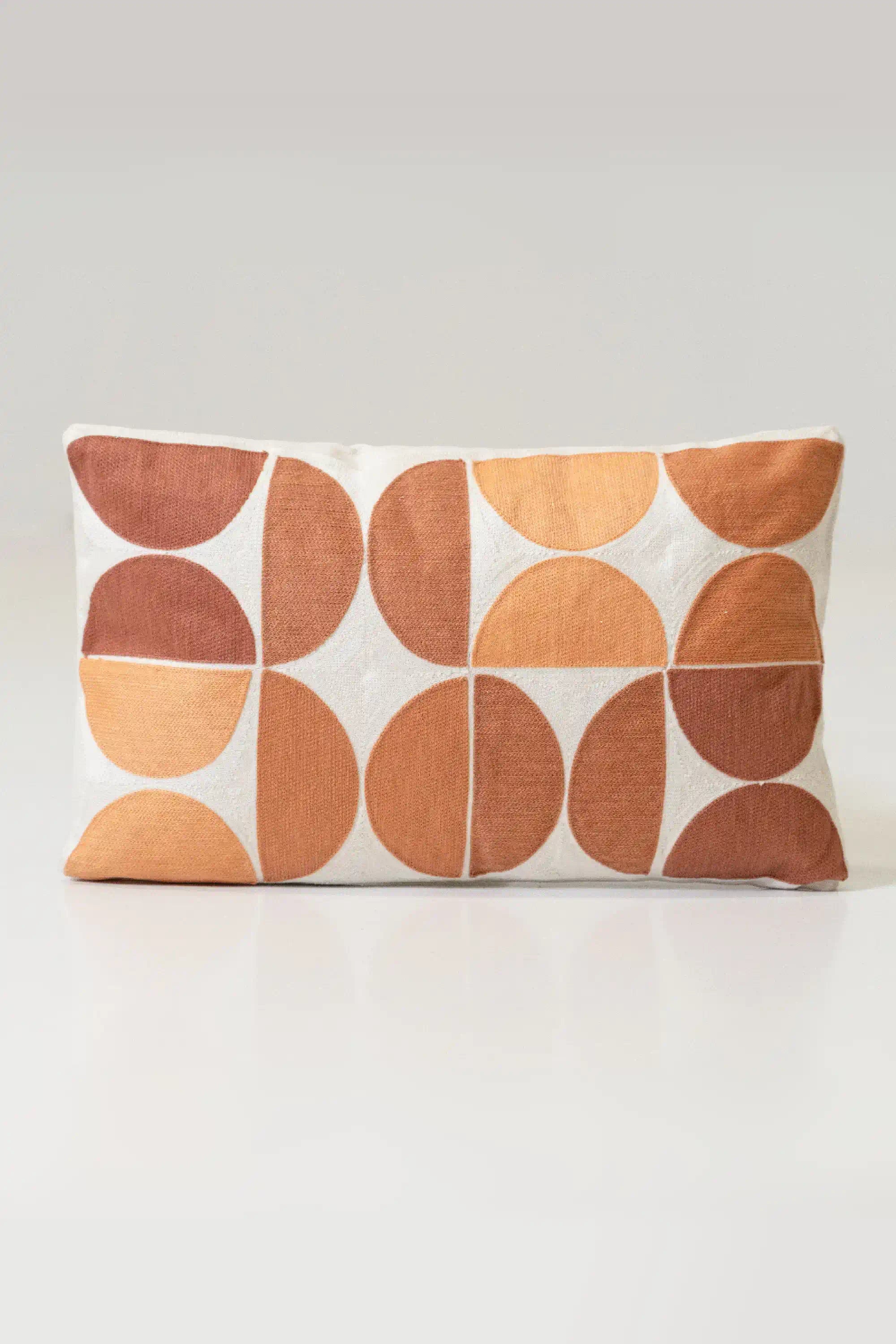 Cojín Jake Revew Embroiderer 30x50 - Blanco Grande