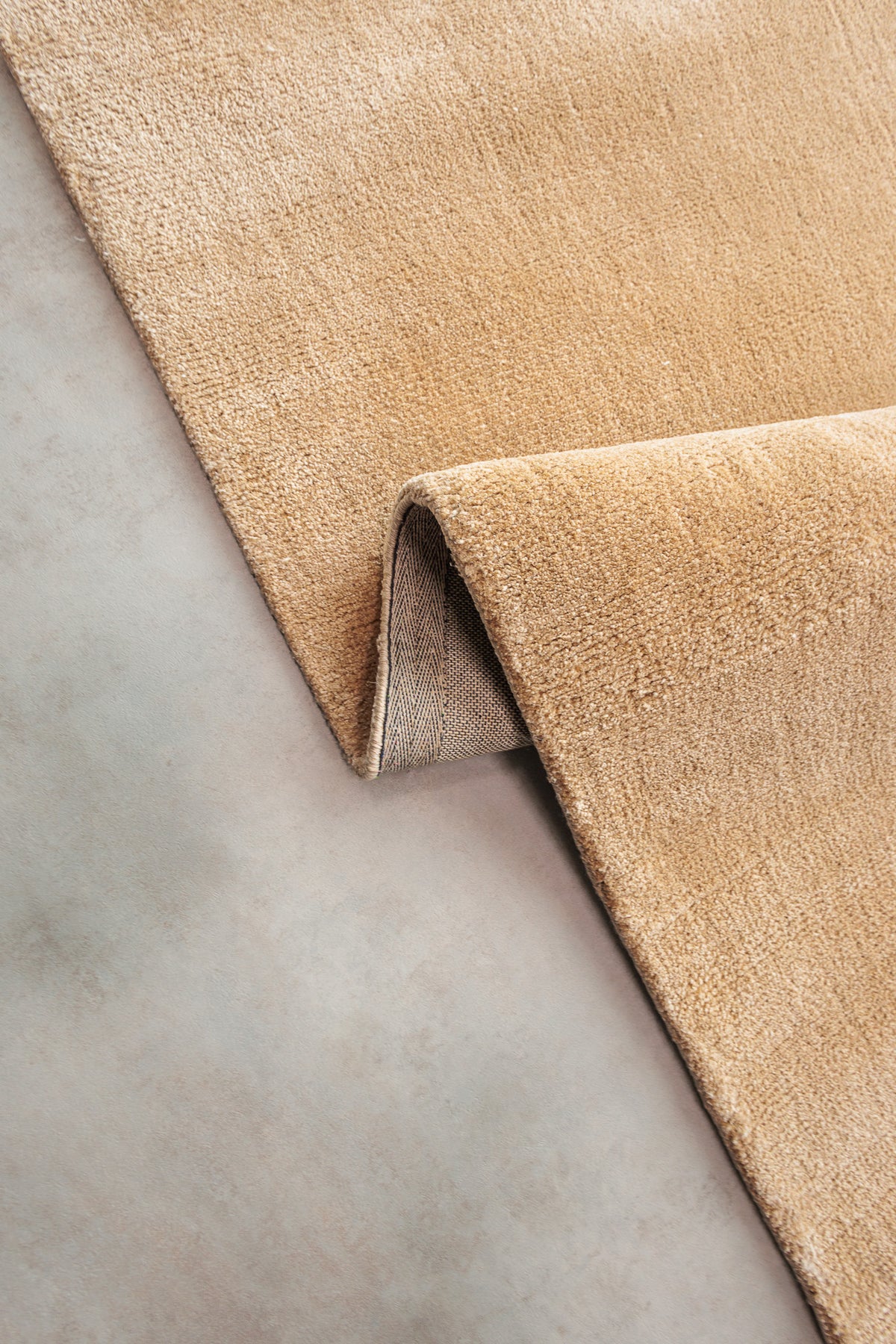 Teppich Togo Beige – Weicher Polyester-Teppich für das Wohnzimmer