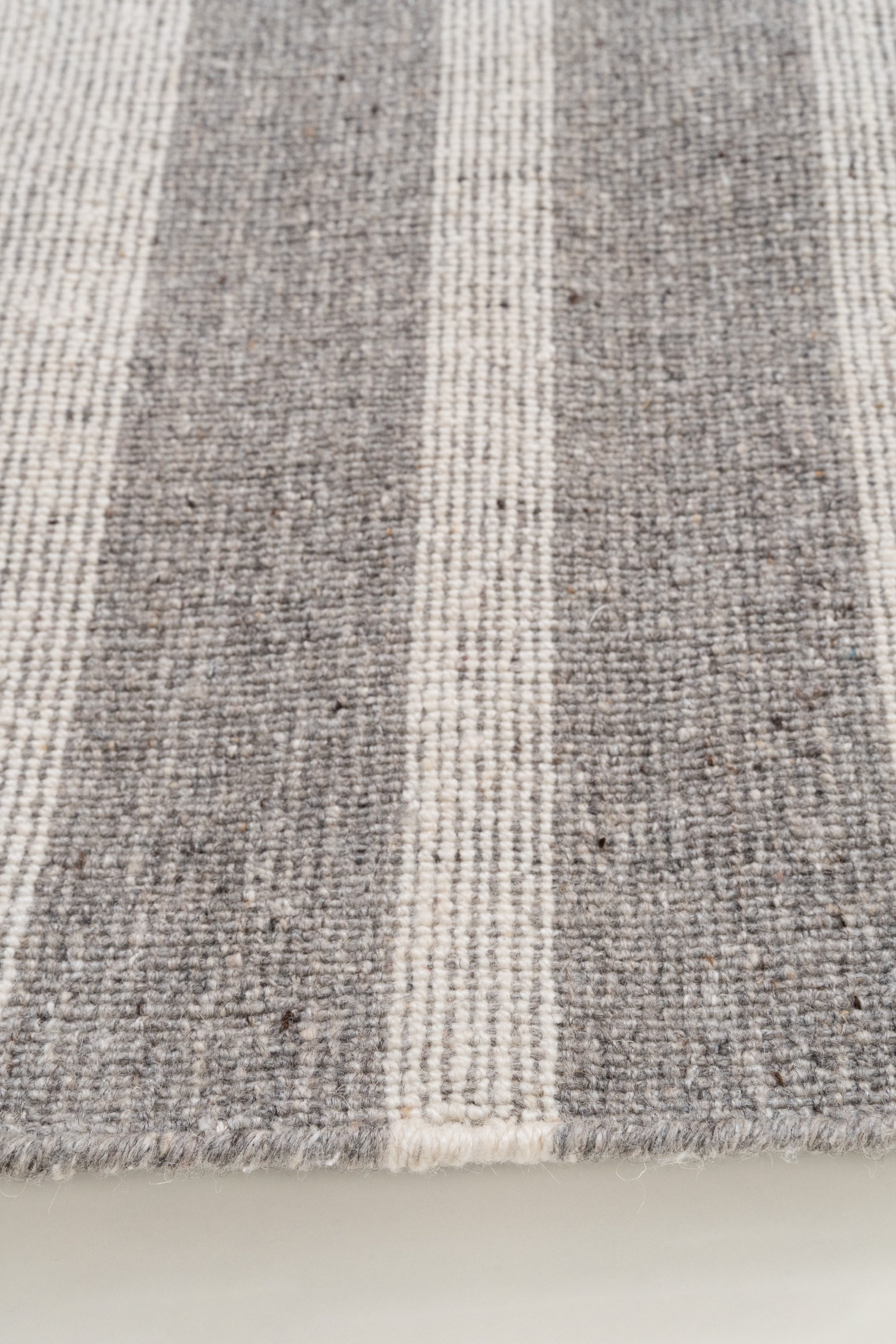 Cherai-Teppich Grau - Handgefertigter Wollteppich 200x300