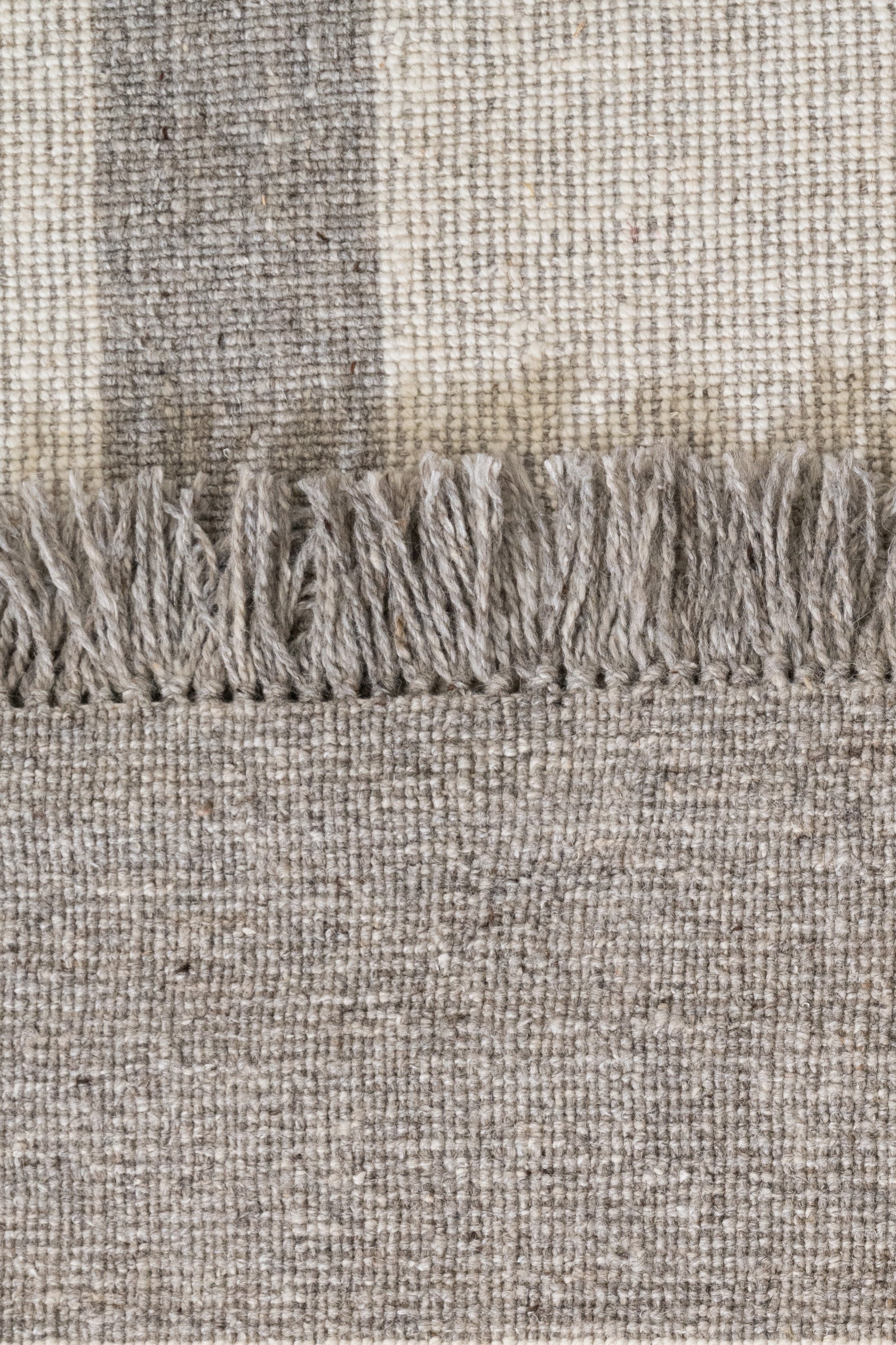 Cherai-Teppich Grau - Handgefertigter Wollteppich 200x300