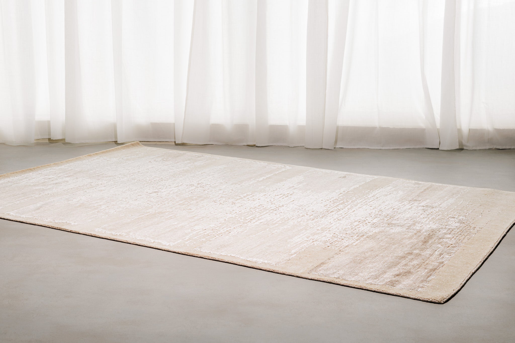 Alfombra Fog Ivory Beige - Seda Bambú Crema