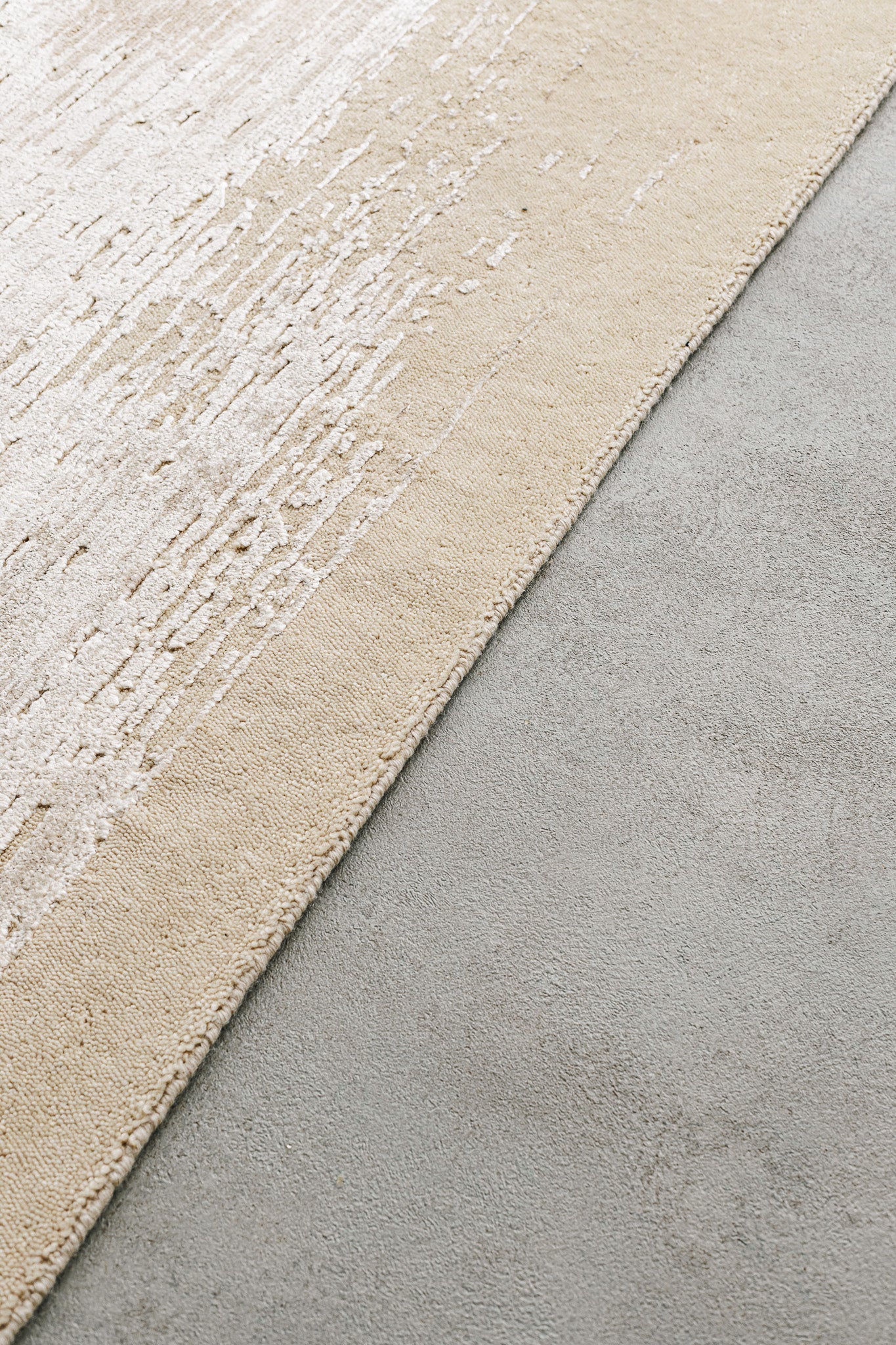 Alfombra Fog Ivory Beige - Seda Bambú Crema
