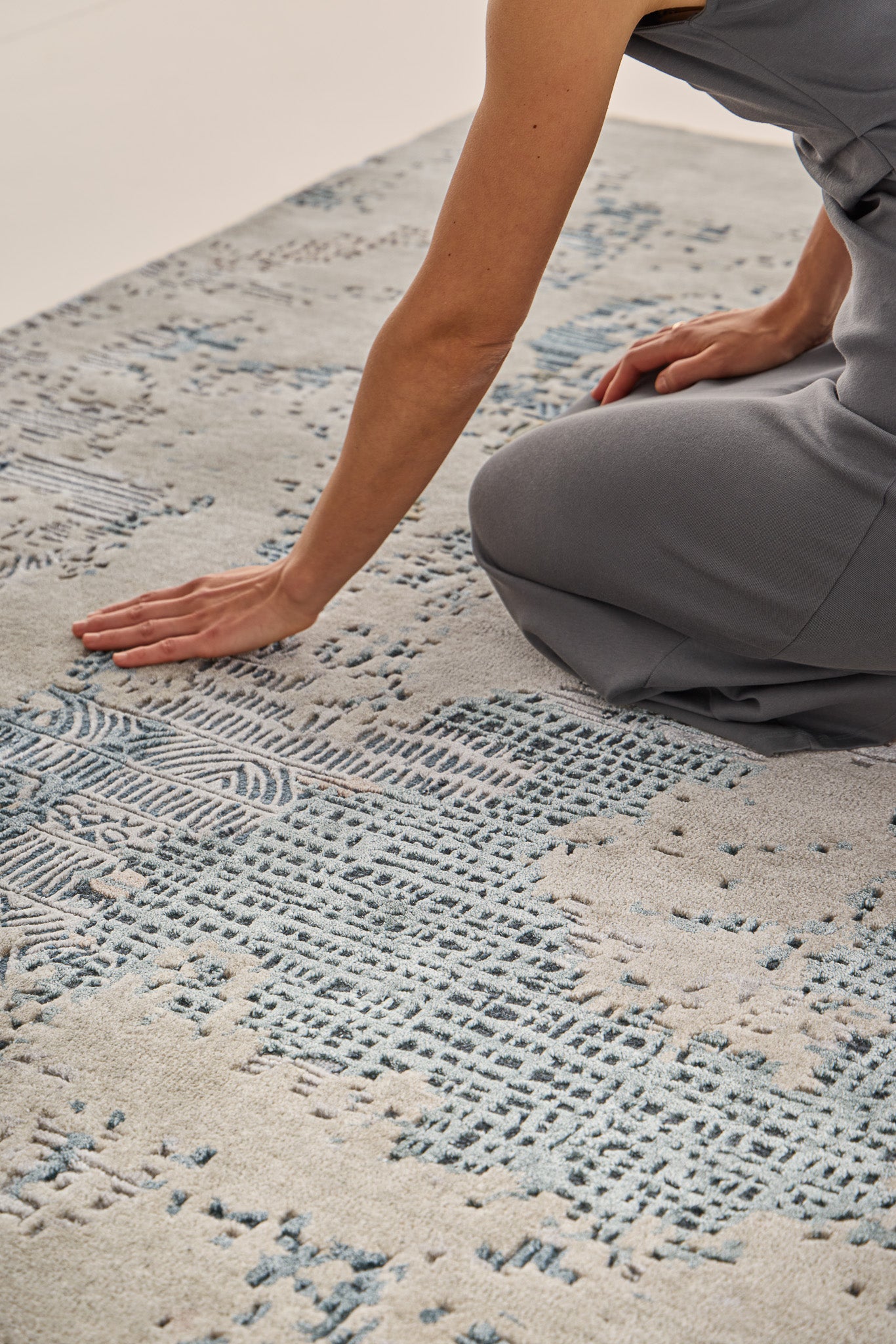 Laguna Rug - Bluish Gray, Large, for the Living Room