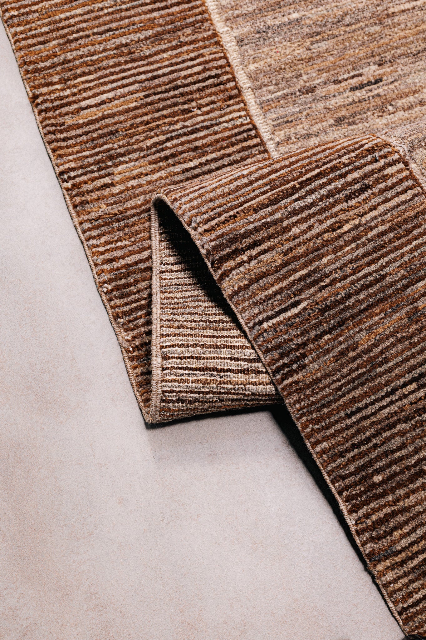 Alfombra Modcar Marron de Pasillo 100% lana