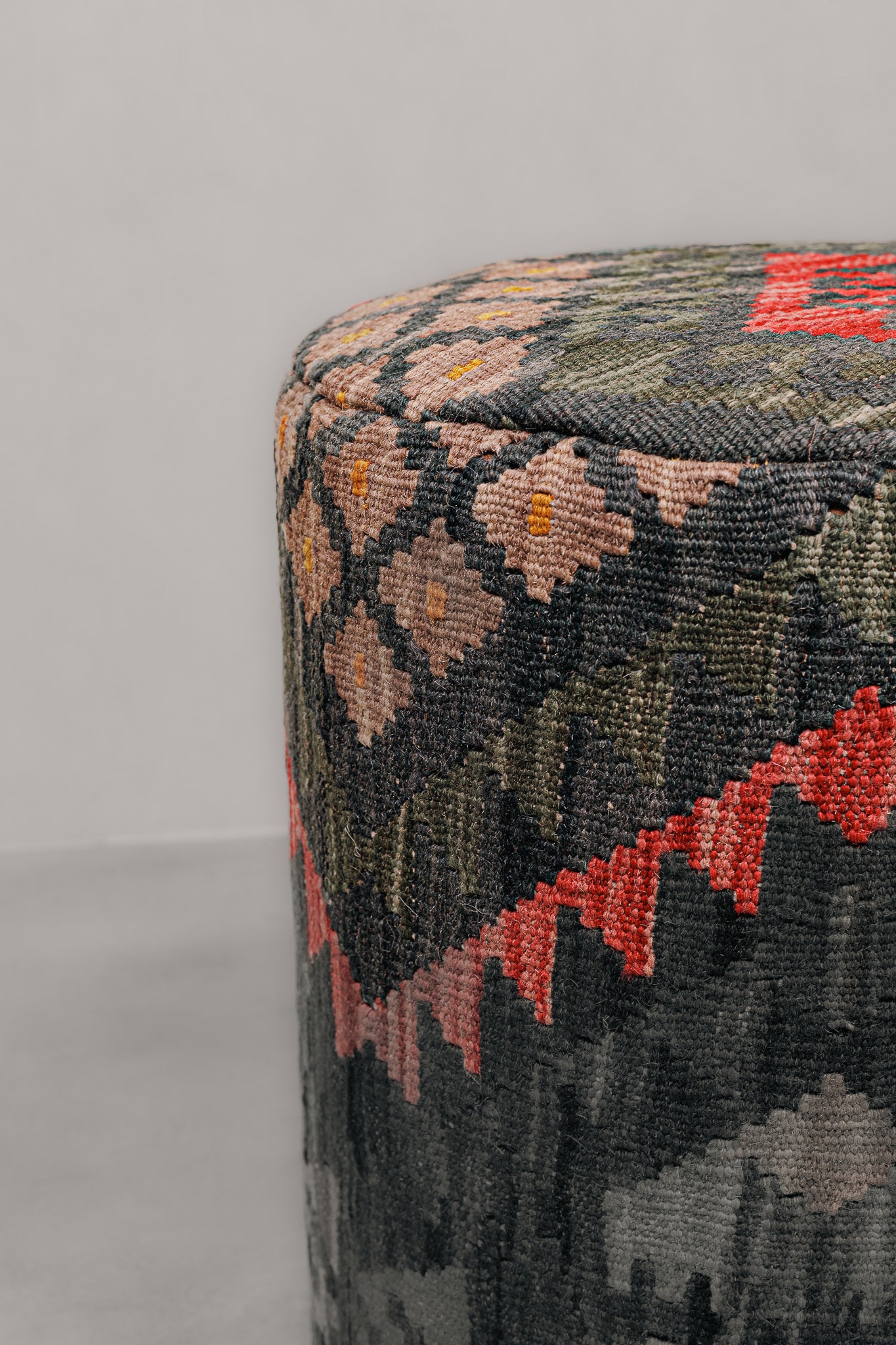 Pouf Round Kilim Mai Mai - size 37x42cm
