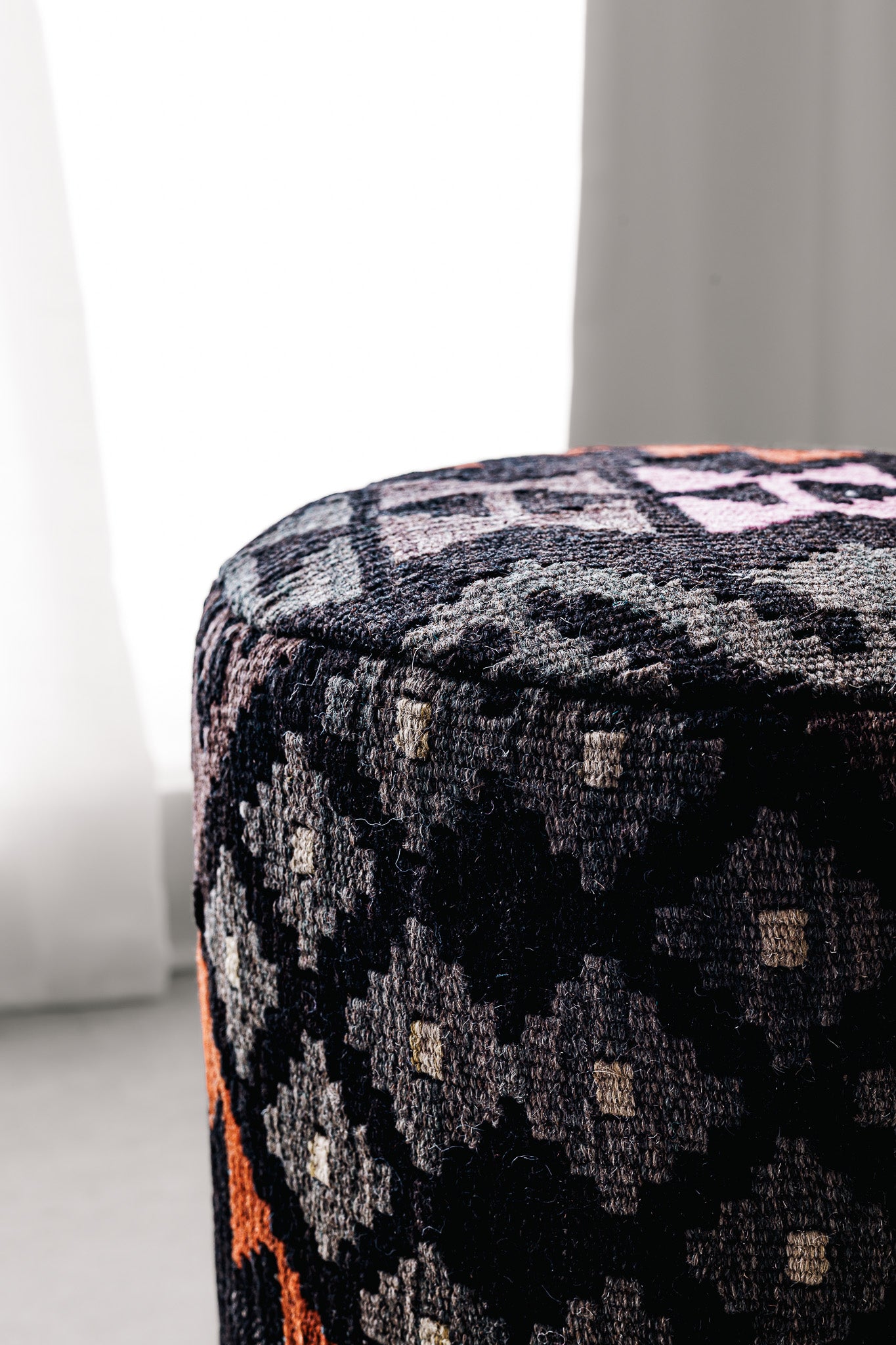 Pouf Round Kilim Mai Mai - masse 37x42cm