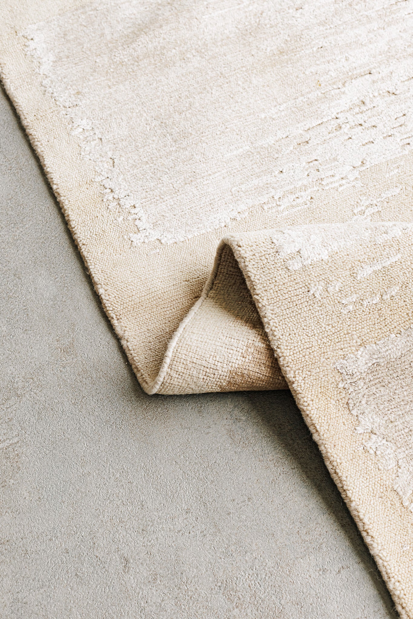Alfombra Fog Ivory Beige - Seda Bambú Crema